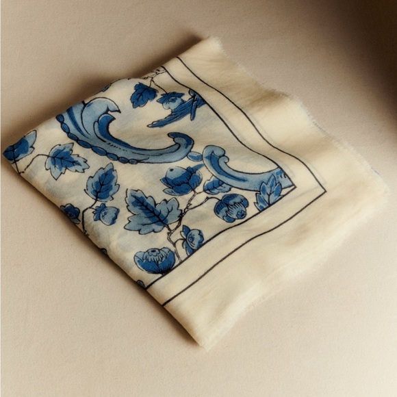 Sezane Pio Scarve - Antoinette Poisson - Picture 2 of 7